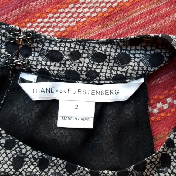 DIANE VON FURSTENBERG black toupe silk top - Picture 7 of 11